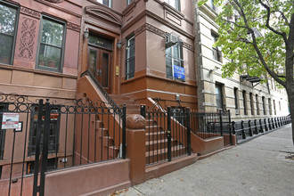 203 W 137th St in New York, NY - Foto de edificio - Building Photo