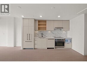 422 E 3rd St in North Vancouver, BC - Building Photo - Building Photo