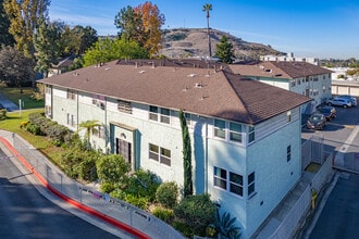 Cameo Woods in Los Angeles, CA - Foto de edificio - Building Photo