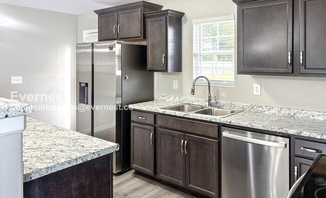 1226 Mt Lebanon Rd in Toney, AL - Building Photo - Building Photo