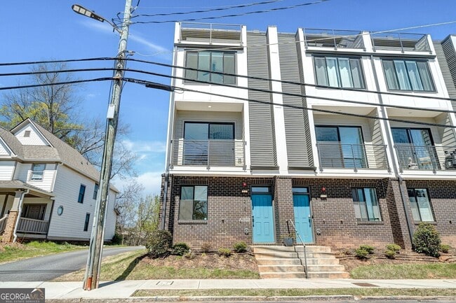 215 Bass St SW in Atlanta, GA - Building Photo - Building Photo