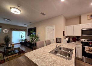 7804 Merchants Way in Jacksonville, FL - Foto de edificio - Building Photo