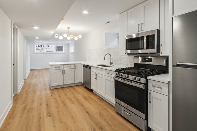 3605 N Bell Ave in Chicago, IL - Building Photo - Building Photo