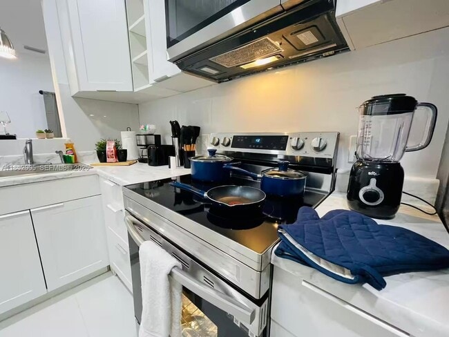 1170 NW 142nd St in Miami, FL - Building Photo - Building Photo