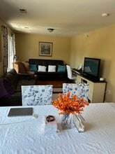 167 Newark Pompton Tpke, Unit Apartment  2 in Pequannock, NJ - Building Photo - Building Photo