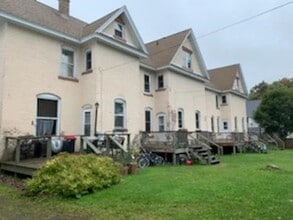 510 7th St, Unit 510 in Calumet, MI - Foto de edificio - Building Photo