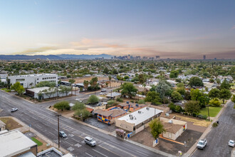 2610 N 24th St in Phoenix, AZ - Foto de edificio - Building Photo