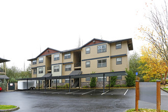 Double Creek Condominiums in Sandy, OR - Building Photo - Building Photo