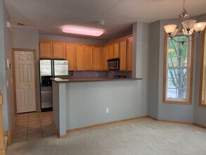 15366 Founders Ln in Apple Valley, MN - Foto de edificio - Building Photo