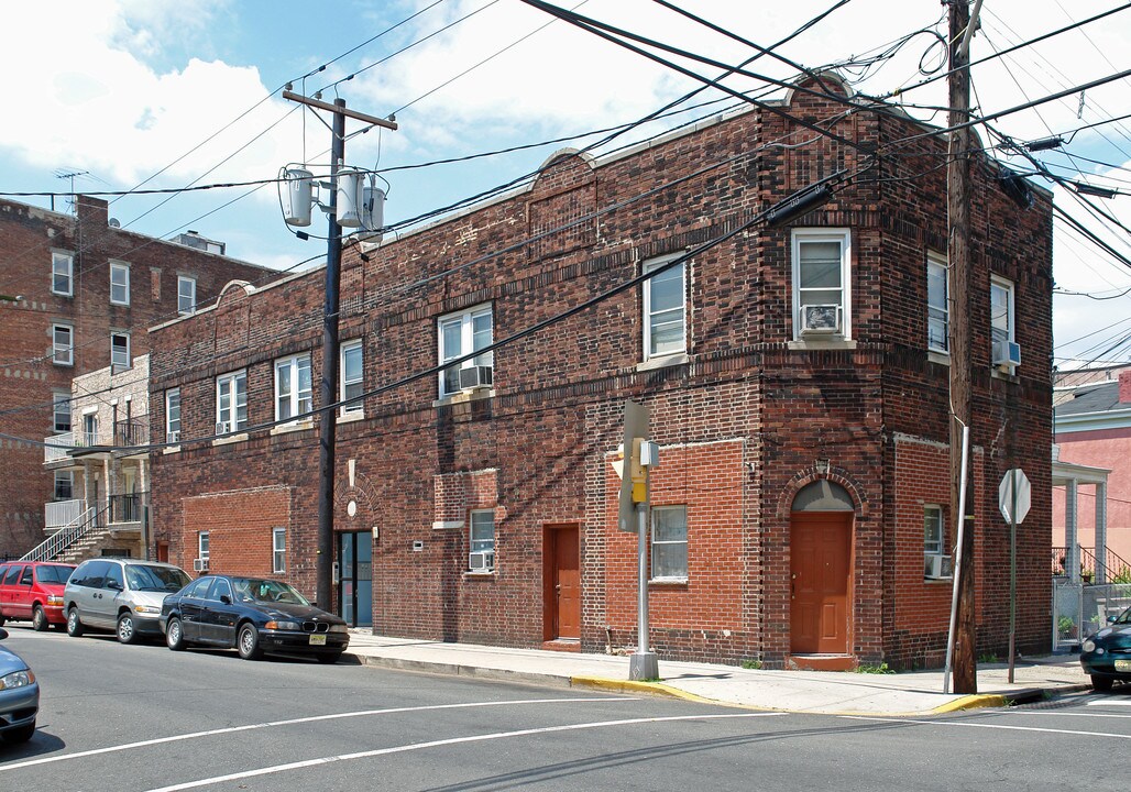 2709 Central Ave in Union City, NJ - Building Photo