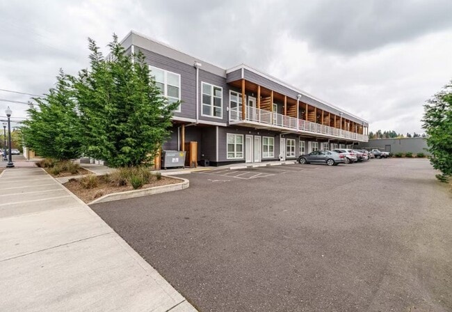 property at 2713 E Evergreen Blvd