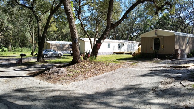 9036 Kiowa Dr in New Port Richey, FL - Building Photo - Building Photo