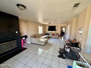 4853 Minstrel Dr in Palmdale, CA - Building Photo - Building Photo