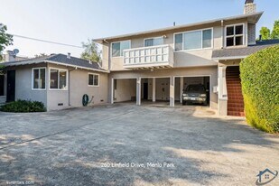 260 Linfield Dr in Menlo Park, CA - Building Photo