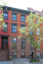 8 Perry St in New York, NY - Building Photo - Building Photo