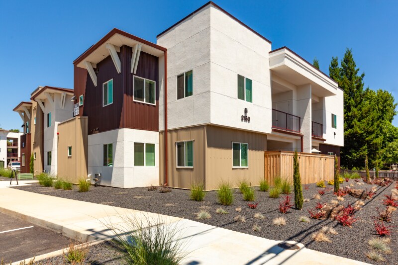 2160 Humboldt Rd in Chico, CA - Building Photo
