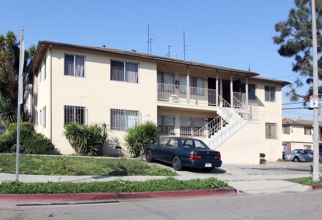 3021 Carmona Ave in Los Angeles, CA - Building Photo