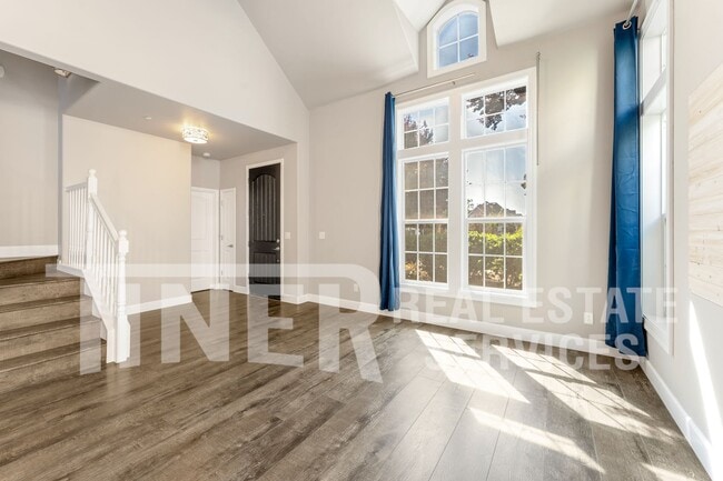 1040 Matthews Run Way in Roseville, CA - Building Photo - Building Photo