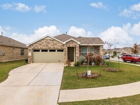 210 Escondido Cir in San Marcos, TX - Building Photo