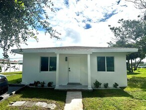 2001 NE 3rd Ave in Delray Beach, FL - Building Photo - Building Photo