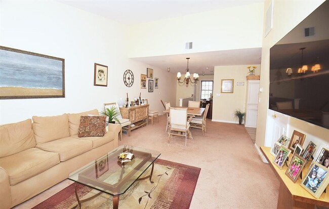 822 Portofino Pl in Melville, NY - Building Photo - Building Photo
