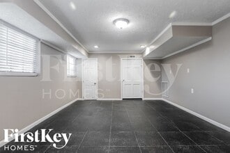 7445 Glensford Dr in Avon, IN - Foto de edificio - Building Photo