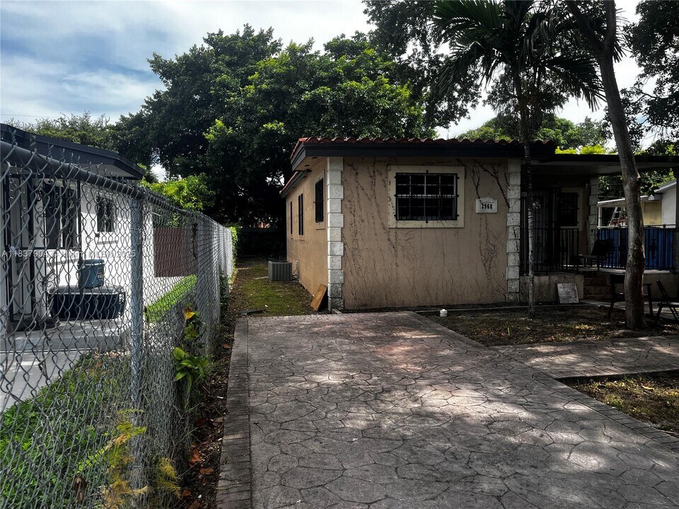 2968 NW 59th St in Miami, FL - Building Photo