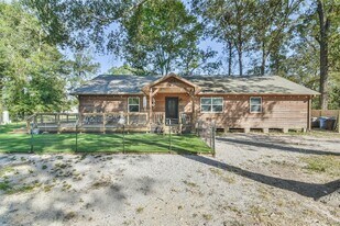 24237 Creekwood Dr in Splendora, TX - Building Photo