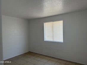 2537 W Georgia Ave, Unit 19 in Phoenix, AZ - Building Photo - Building Photo