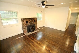 35 Cooper Rd in Monroe, NY - Building Photo - Building Photo