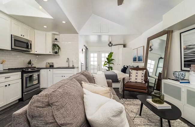 property at 1624 Reed Ave