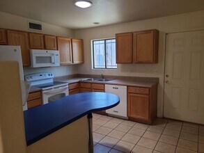 726 W Thurber Rd in Tucson, AZ - Building Photo - Building Photo
