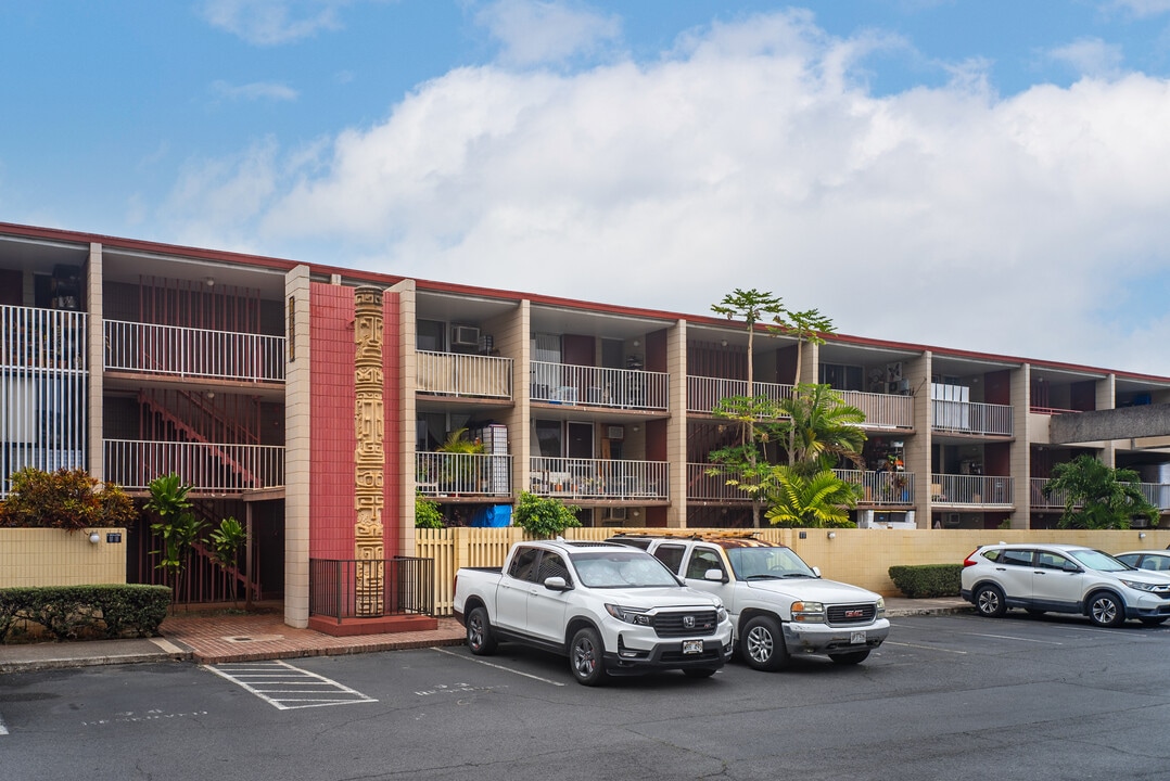 1005 Ala Lilikoi St in Honolulu, HI - Building Photo