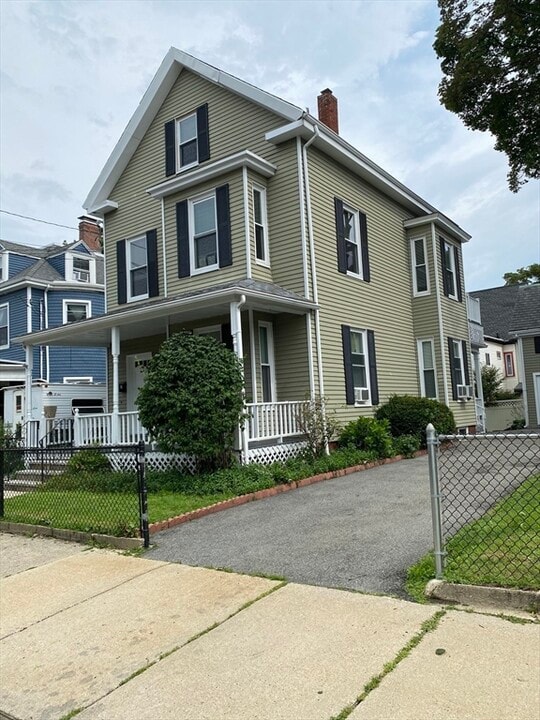 21 Summit Ave in Somerville, MA - Building Photo