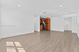 830 N 69th Terrace in Hollywood, FL - Foto de edificio - Building Photo