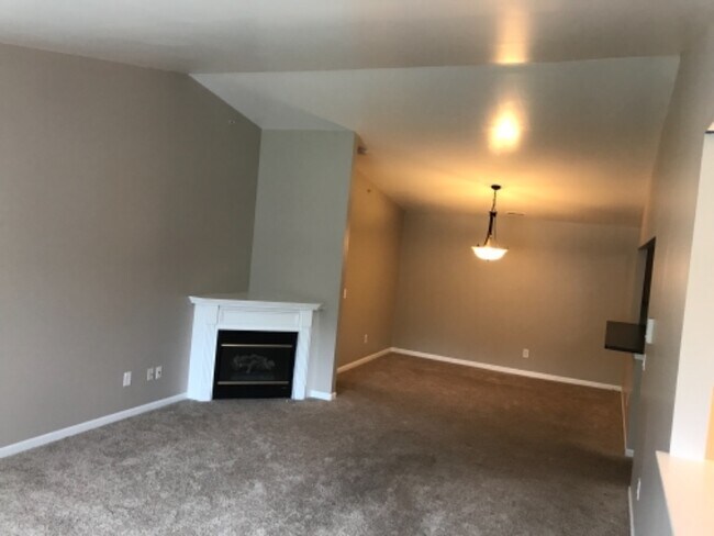 26905 Carrington Pl in Harrison Township, MI - Foto de edificio - Building Photo