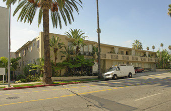 Hollywood Towers in Los Angeles, CA - Building Photo - Building Photo