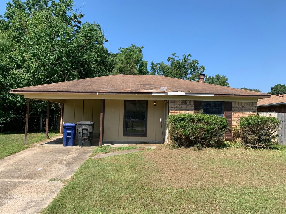 9312 Green Forest Rd in Shreveport, LA - Building Photo