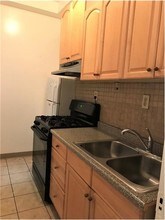 354 E 77th St-Unit -#A2 in New York, NY - Building Photo - Building Photo