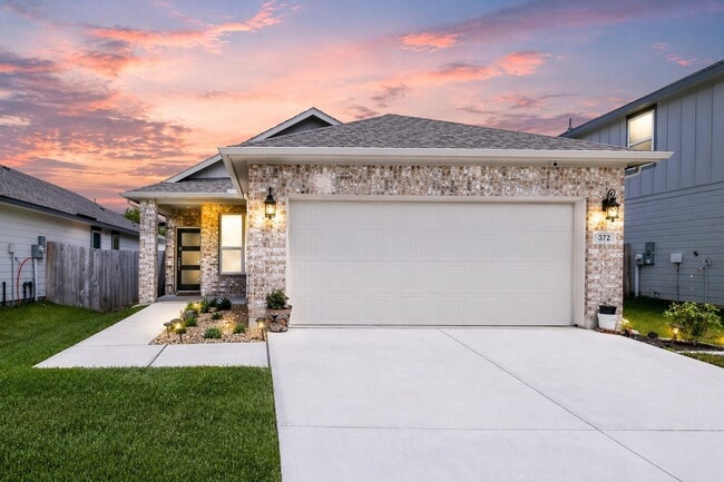 372 Sunrise Ranch Dr in Montgomery, TX - Building Photo - Building Photo