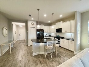 21645 Avon Park Ct in Venice, FL - Building Photo - Building Photo