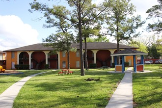 The Pines at Leonora Park in Houston, TX - Building Photo - Building Photo