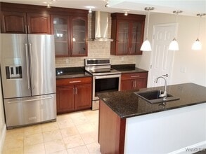 807 Red Fern Ct in East Amherst, NY - Building Photo - Building Photo