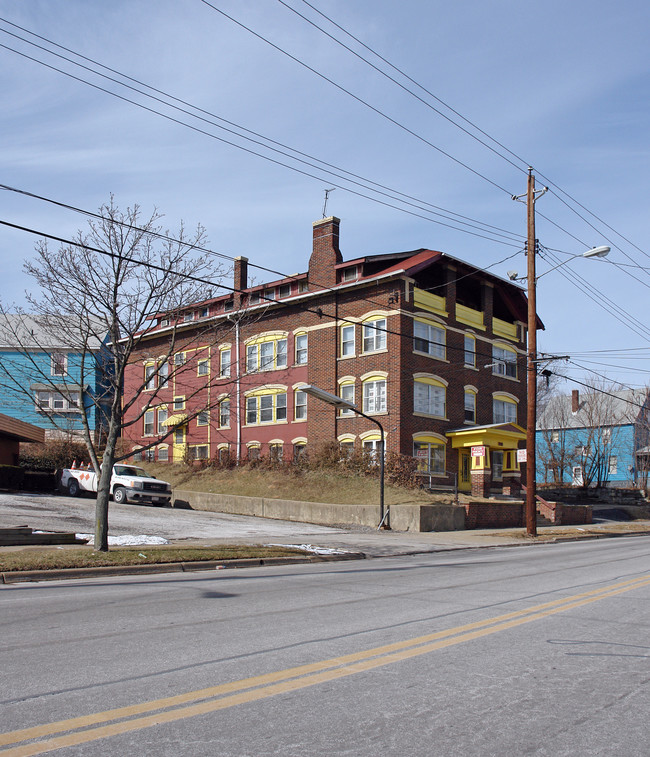 238 Rhodes Ave in Akron, OH - Building Photo - Building Photo