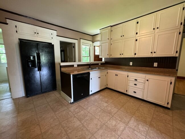 66 Old Amherst Rd in Sunderland, MA - Building Photo - Building Photo