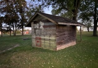 2053 Davisville Rd in Du Quoin, IL - Building Photo - Building Photo