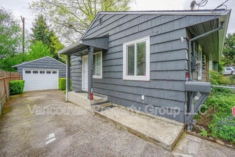 1206 Grand Blvd in Vancouver, WA - Building Photo - Building Photo