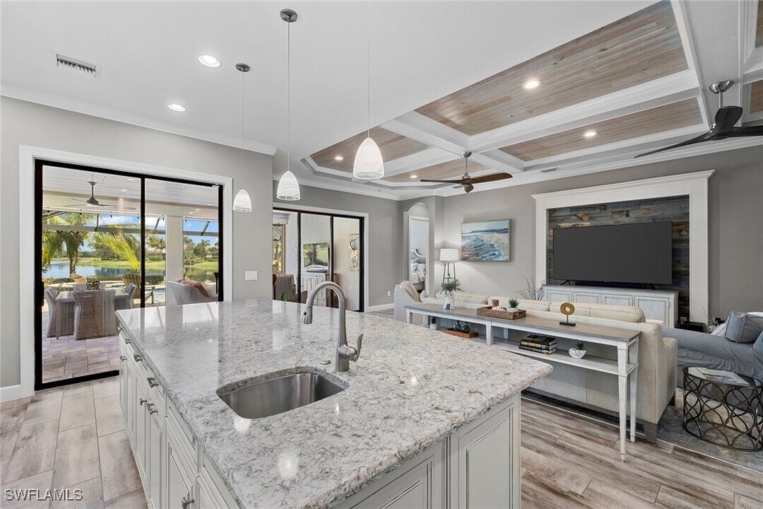 9515 Campanile Cir in Naples, FL - Building Photo