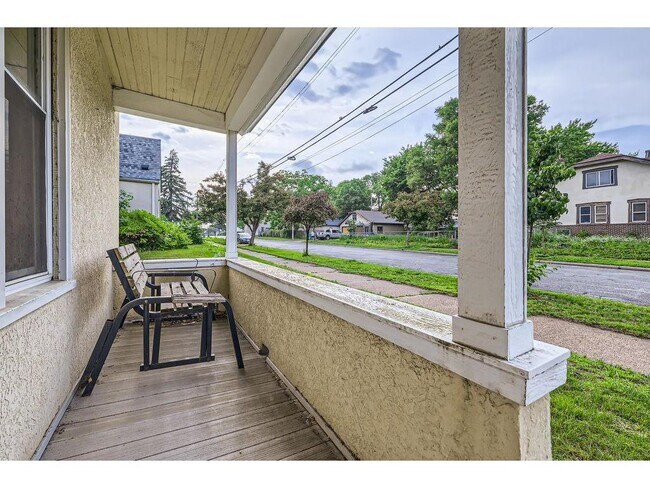 528 20th Ave NE in Minneapolis, MN - Building Photo - Building Photo