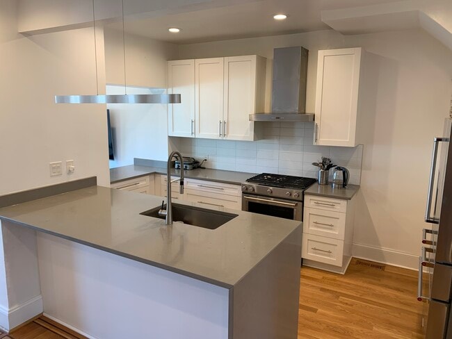 property at 1363 Parkwood Pl NW